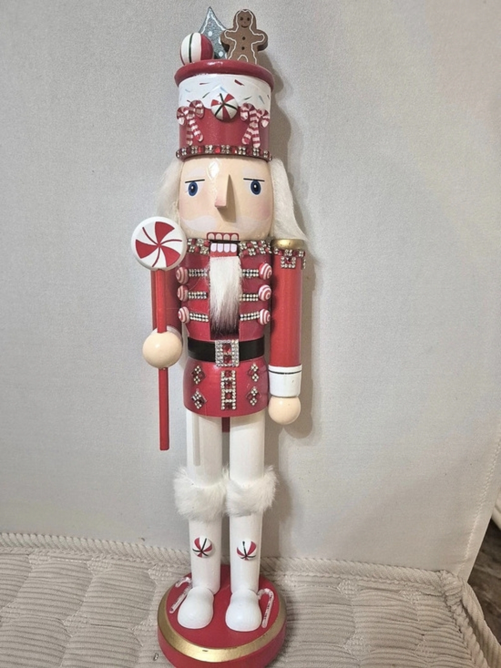 Red & White Nutcracker Holiday Decor